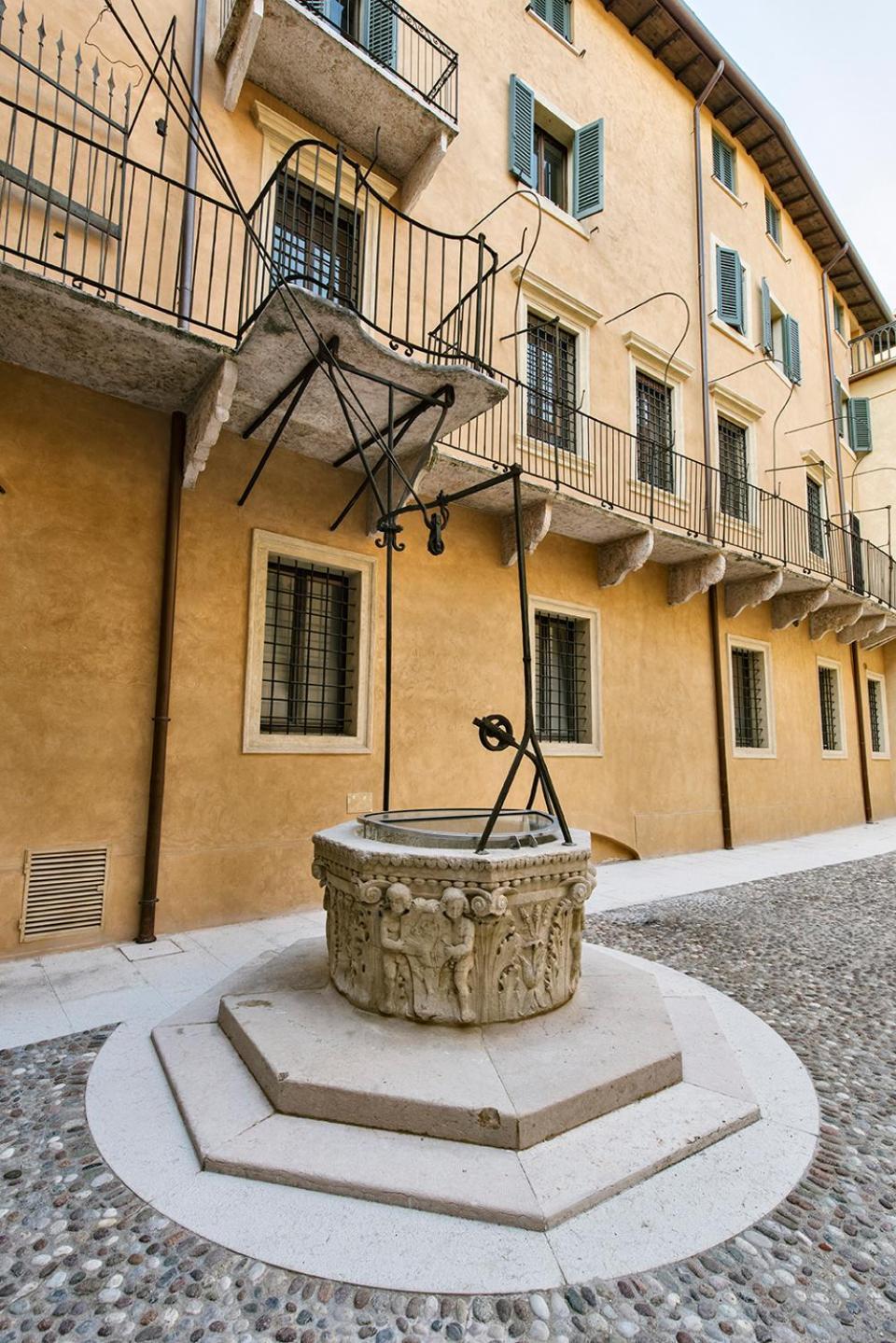 Palazzo Confalonieri Da Lisca Verona Eksteriør bilde